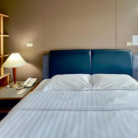 בנגקוק Bu Place Hotel מראה חיצוני תמונה